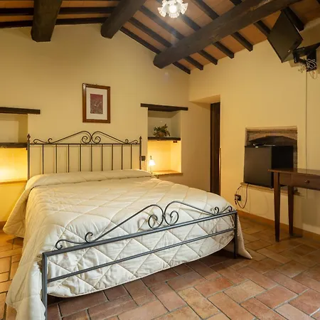 Casale Delle Lucrezie By Vacavilla Willa Due Santi